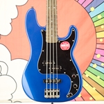 Squier Affinity Series™ Precision Bass® PJ, Laurel Fingerboard, Black Pickguard, Lake Placid Blue 0378551502