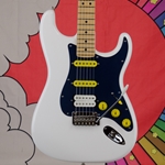 Used Fender Player Series Stratocaster SSH, Maple Fingerboard, Polar White ISS24366