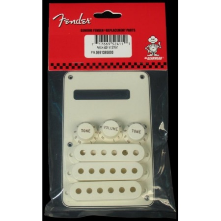 Fender Stratocaster® Accessory Kit, Parchment 0991395000