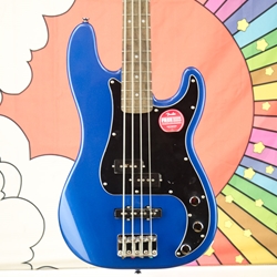 Squier Affinity Series™ Precision Bass® PJ, Laurel Fingerboard, Black Pickguard, Lake Placid Blue 0378551502